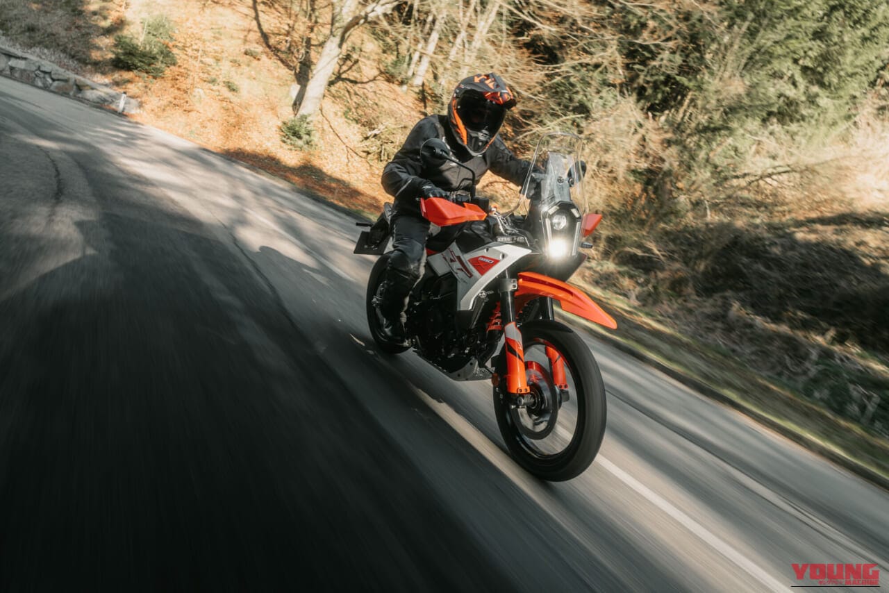 KTM 390 ADVENTURE X|165kgの軽さ×シート高825mmの安心感で、林道も高速道路もこれ1台。オーストリア発の45馬力シングルミドルアドベンチャーが放つ軽快すぎる走り【KTM新型390 ADVENTURE X発売】