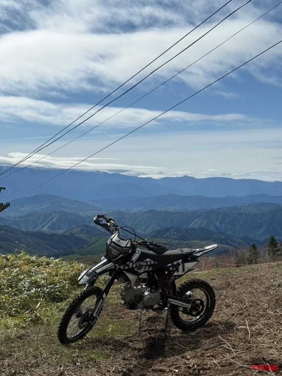 ｜【なぜ舗装路のベテランが泥でコケる？】元全日本ライダーに習ったら、バイクの「正しい操り方」が目からウロコだった