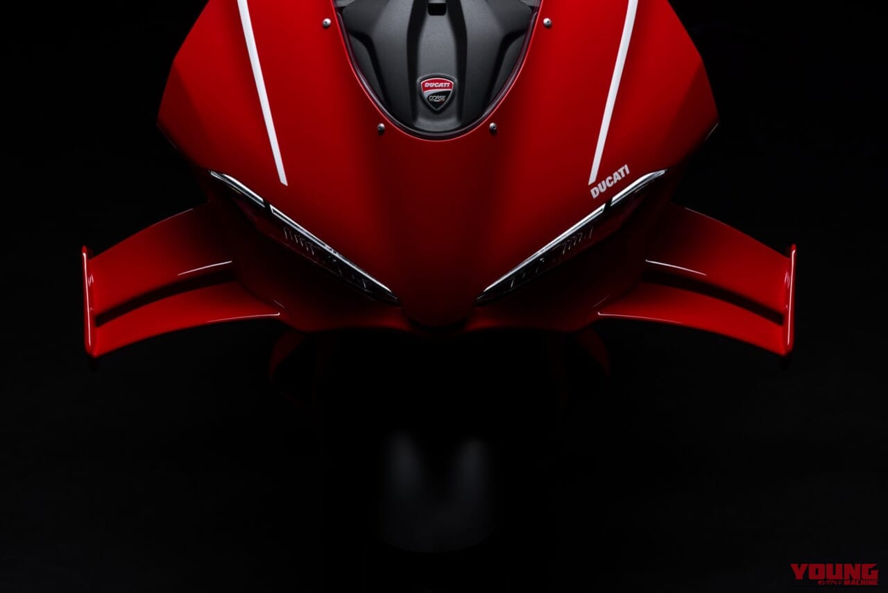 Panigale V4 R｜パワーウェイトレシオは0.794kg/PS！まさに公道を走るMotoGPマシン！ 驚異の235馬力＆16,500rpm、新型「パニガーレV4 R」が国内上陸!!