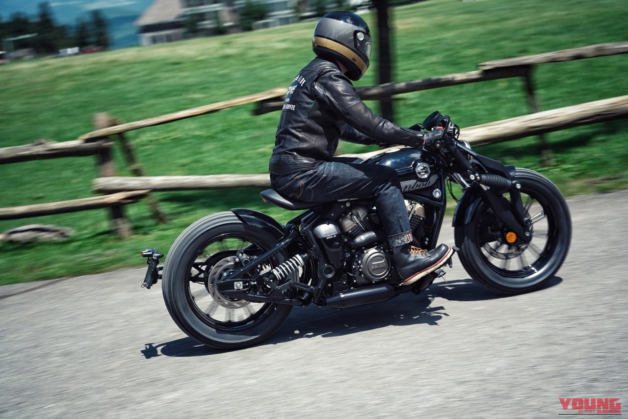 ｜「これ、本当に250cc…？」かつての国産ニーハンの“狂気”を思い起こさせる2台の黒船【ガレージで酒が呑める75万円のVツイン】