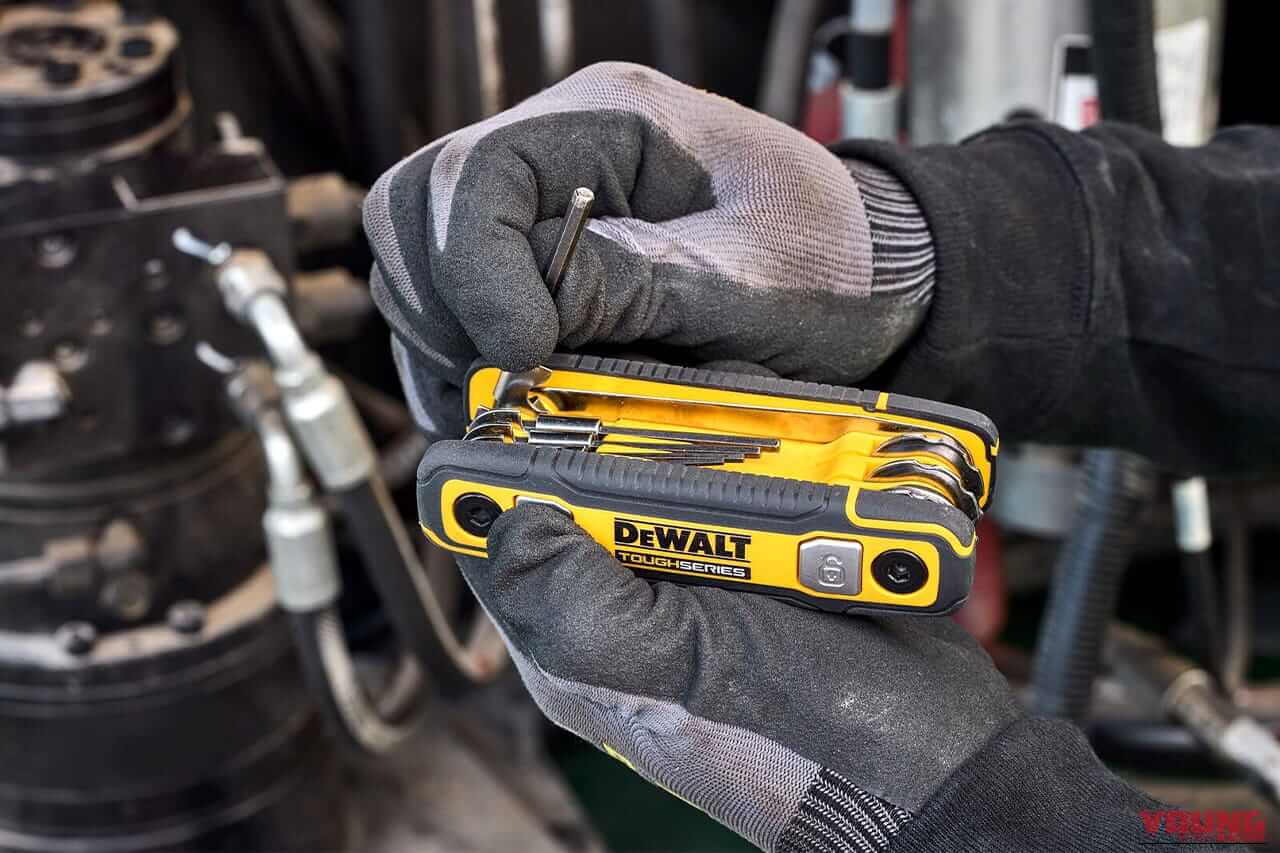 DEWALT 折りたたみ式六角レンチセット DWHT70267|「もうコレ1つあればOKじゃん…」プロの現場から生まれたガチスペックモデルが新登場! 本格仕様なのに価格設定がリーズナブルすぎる…!