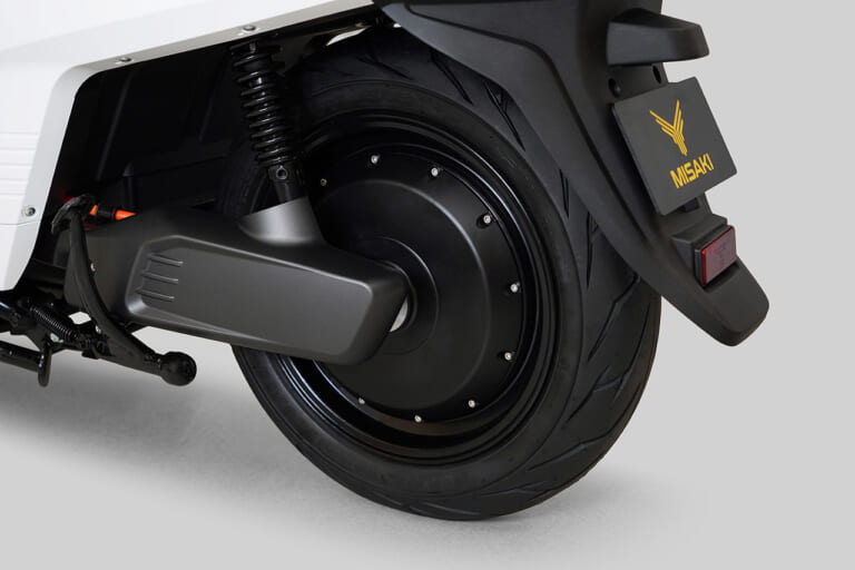 “MISAKI”ブランドのEVバイク第1号『L-noa(エルノア)』|青汁王子が本気でバイクメーカーを作った。第5のバイクメーカー“MISAKI”ブランド第1号「エルノア」の全貌を直撃!【今後の展開などここだけの秘話も】