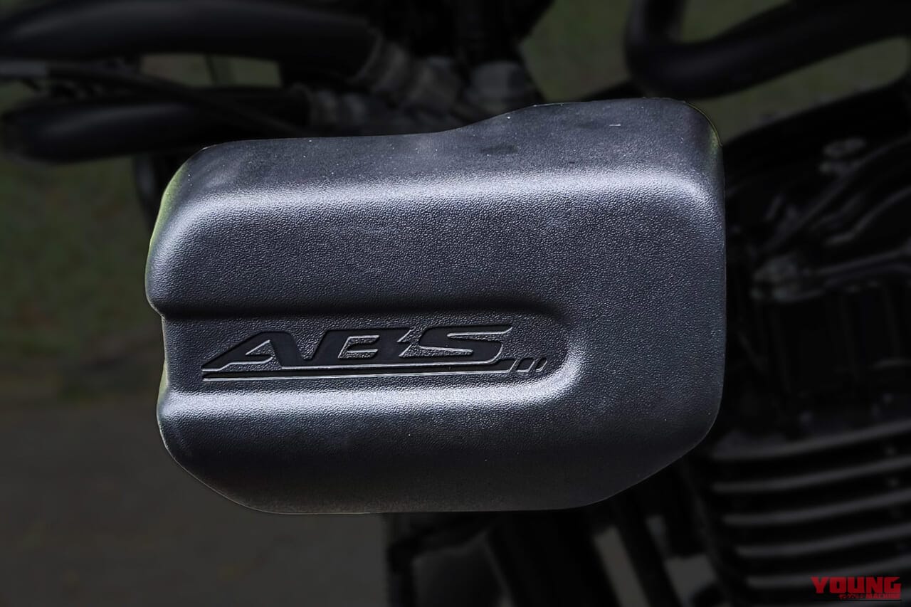 SUZUKI GN125|足つき抜群の119kgボディにABSをプラス! キャブ車なのに近代的な安心感。スズキ「GN125 ABS」に2027年モデルが登場【海外】