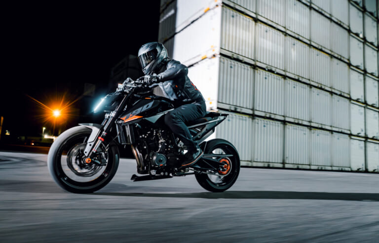 KTM 790 DUKE|激変したブレーキ・足回りと従来モデルから2kg減の軽量化! KTM新型「790 DUKE」2027年モデルが魅せる正当進化