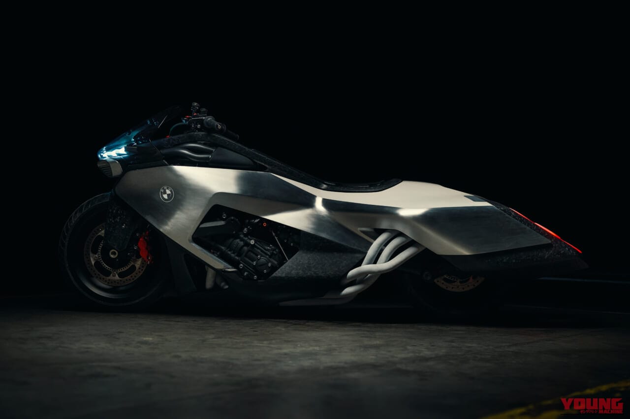 BMW VISION K18｜息を呑む2m超えのシームレスボディが醸し出す、どこまでも走りたくなる官能美。ツアラーの常識を変えるBMWの直6コンセプト「Vision K18」が公開