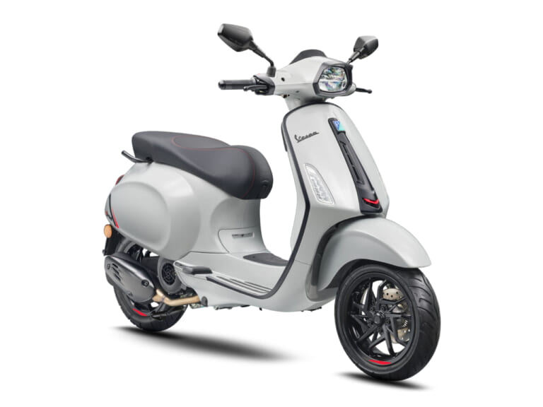 Vespa Sprint S 180｜排気量アップで走りも燃費も進化! 伝統のスタイルに180ccの余裕を持つベスパ新型「プリマベーラ＆スプリント」が登場【高速走行可能】