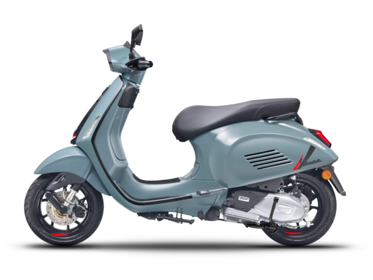 Vespa Sprint S 180｜排気量アップで走りも燃費も進化! 伝統のスタイルに180ccの余裕を持つベスパ新型「プリマベーラ＆スプリント」が登場【高速走行可能】