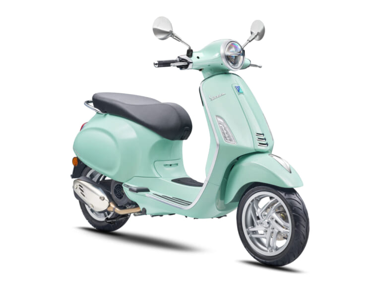 Vespa Primavera 180｜排気量アップで走りも燃費も進化! 伝統のスタイルに180ccの余裕を持つベスパ新型「プリマベーラ＆スプリント」が登場【高速走行可能】