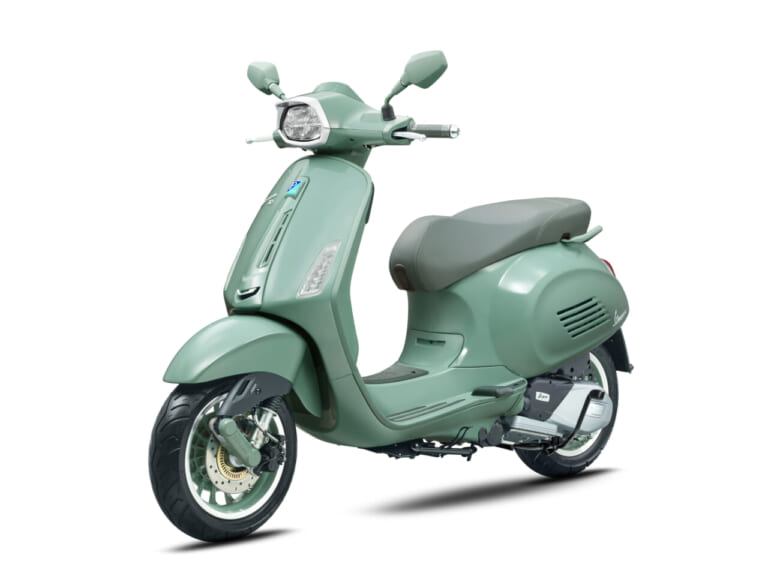 Vespa Sprint 80TH|排気量アップで走りも燃費も進化! 伝統のスタイルに180ccの余裕を持つベスパ新型「プリマベーラ&スプリント」が登場【高速走行可能】