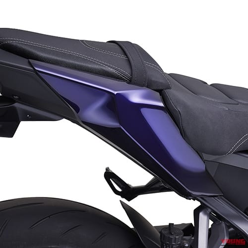 YAMAHA MT-09｜【数量限定】見る角度で表情を変える特殊塗装、鏡面のような輝きで魅了する。ヤマハMT-09を幻想的な色合いに染めるVio-Mirage外装セットが登場