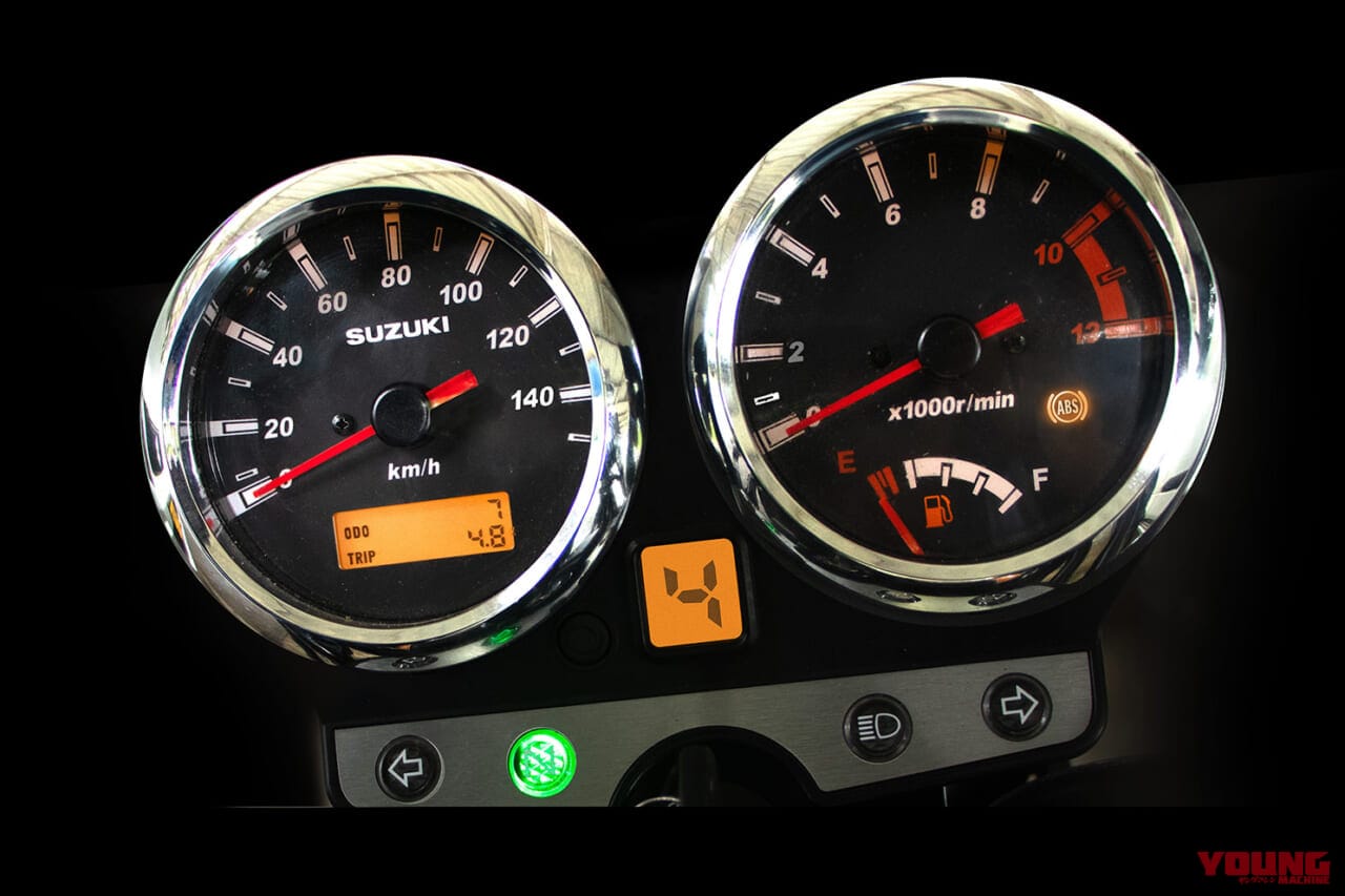 SUZUKI GN125｜足つき抜群の119kgボディにABSをプラス！ キャブ車なのに近代的な安心感。スズキ「GN125 ABS」に2027年モデルが登場【海外】