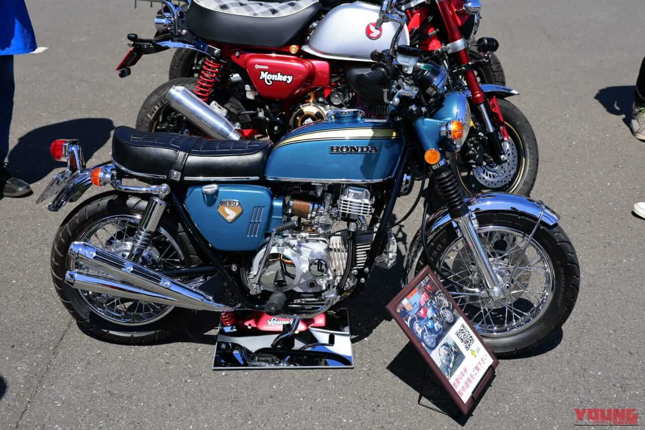 |「製作費230万オーバー!?」人と並ぶと脳がバグる、124ccで再現した『CB750Four』の驚くべき完成度