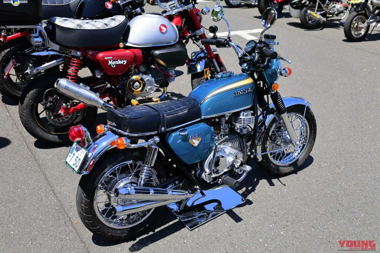 |「製作費230万オーバー!?」人と並ぶと脳がバグる、124ccで再現した『CB750Four』の驚くべき完成度