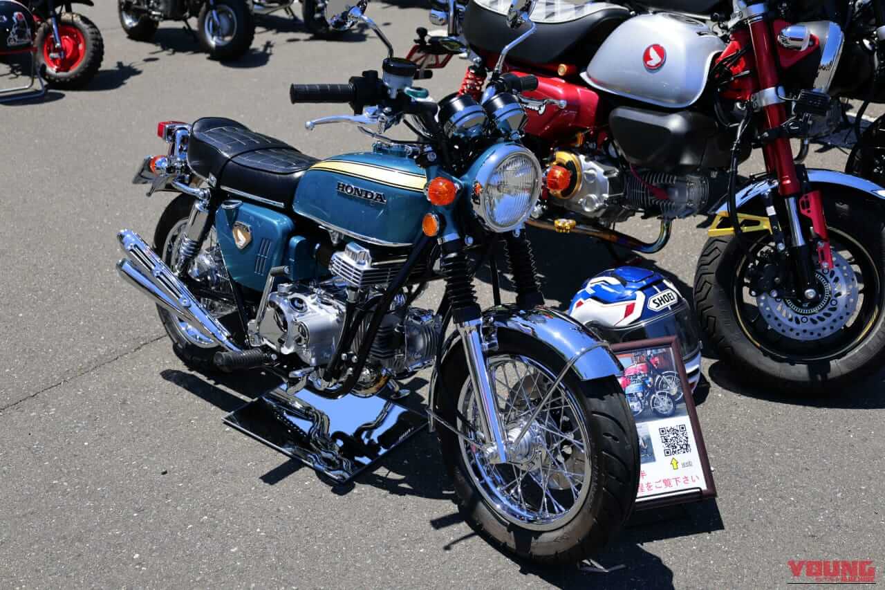 |「製作費230万オーバー!?」人と並ぶと脳がバグる、124ccで再現した『CB750Four』の驚くべき完成度