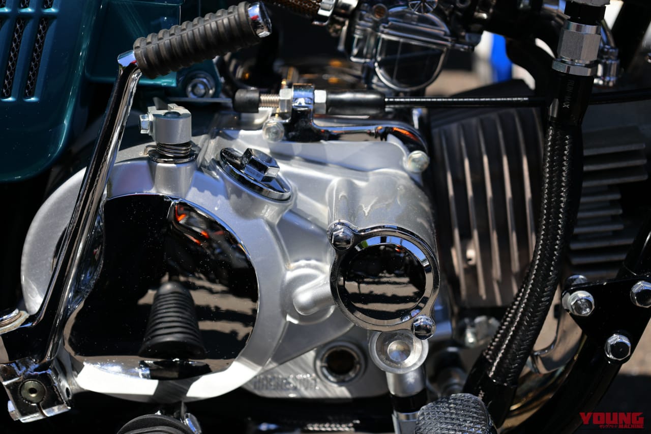 ｜「製作費230万オーバー!?」人と並ぶと脳がバグる、124ccで再現した『CB750Four』の驚くべき完成度