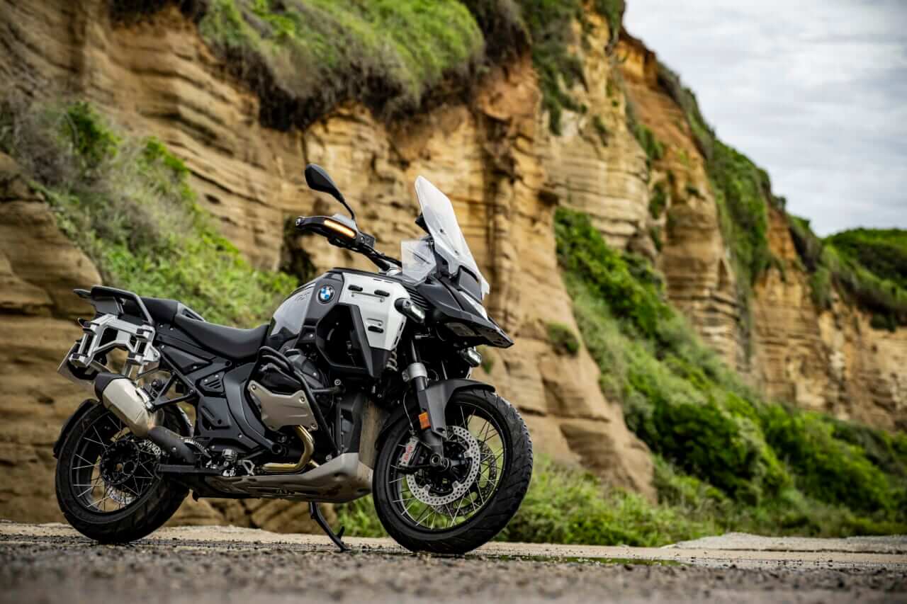 BMW R1300 GS Adventure Touring ASA|【オートマ仕様のASA&レーダー装備がロングツーリングの概念を一変させる!】BMW R1300 GS Adventure Touring ASA試乗レポート