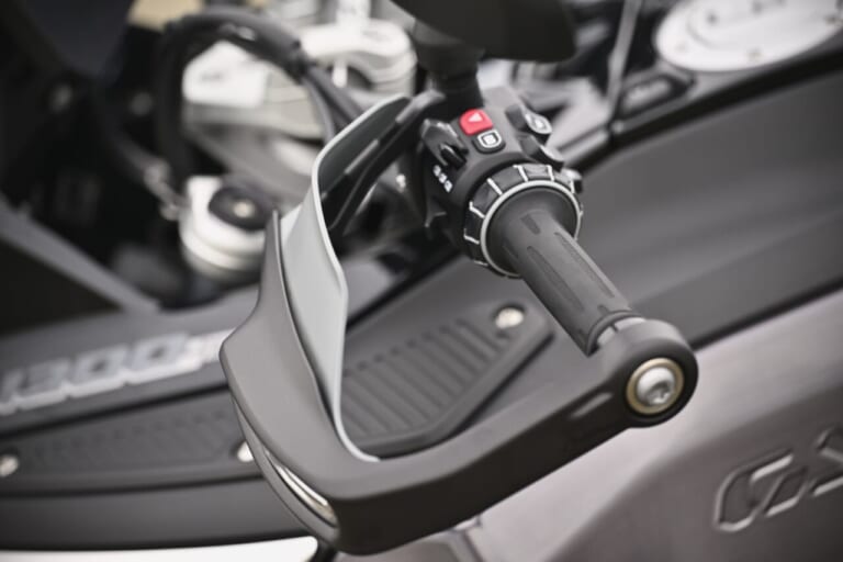 BMW R1300 GS Adventure Touring ASA|【オートマ仕様のASA&レーダー装備がロングツーリングの概念を一変させる!】BMW R1300 GS Adventure Touring ASA試乗レポート