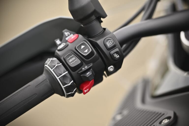 BMW R1300 GS Adventure Touring ASA|【オートマ仕様のASA&レーダー装備がロングツーリングの概念を一変させる!】BMW R1300 GS Adventure Touring ASA試乗レポート
