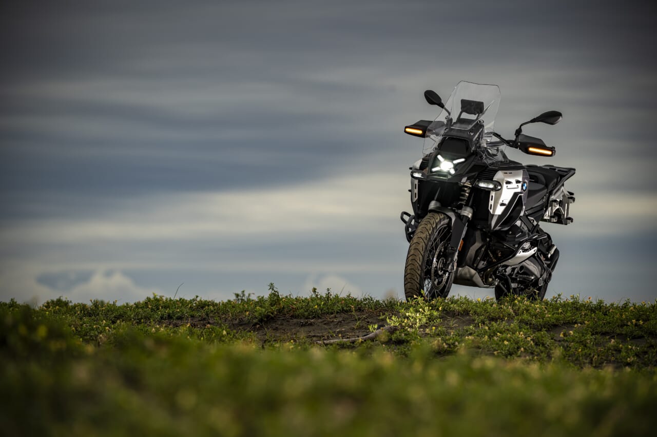 BMW R1300 GS Adventure Touring ASA|【オートマ仕様のASA&レーダー装備がロングツーリングの概念を一変させる!】BMW R1300 GS Adventure Touring ASA試乗レポート