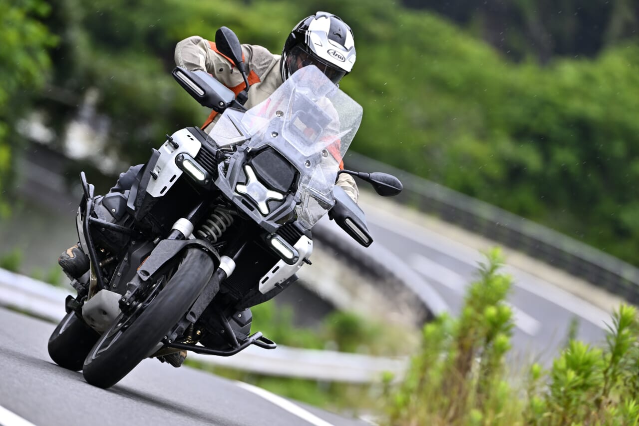BMW R1300 GS Adventure Touring ASA|【オートマ仕様のASA&レーダー装備がロングツーリングの概念を一変させる!】BMW R1300 GS Adventure Touring ASA試乗レポート