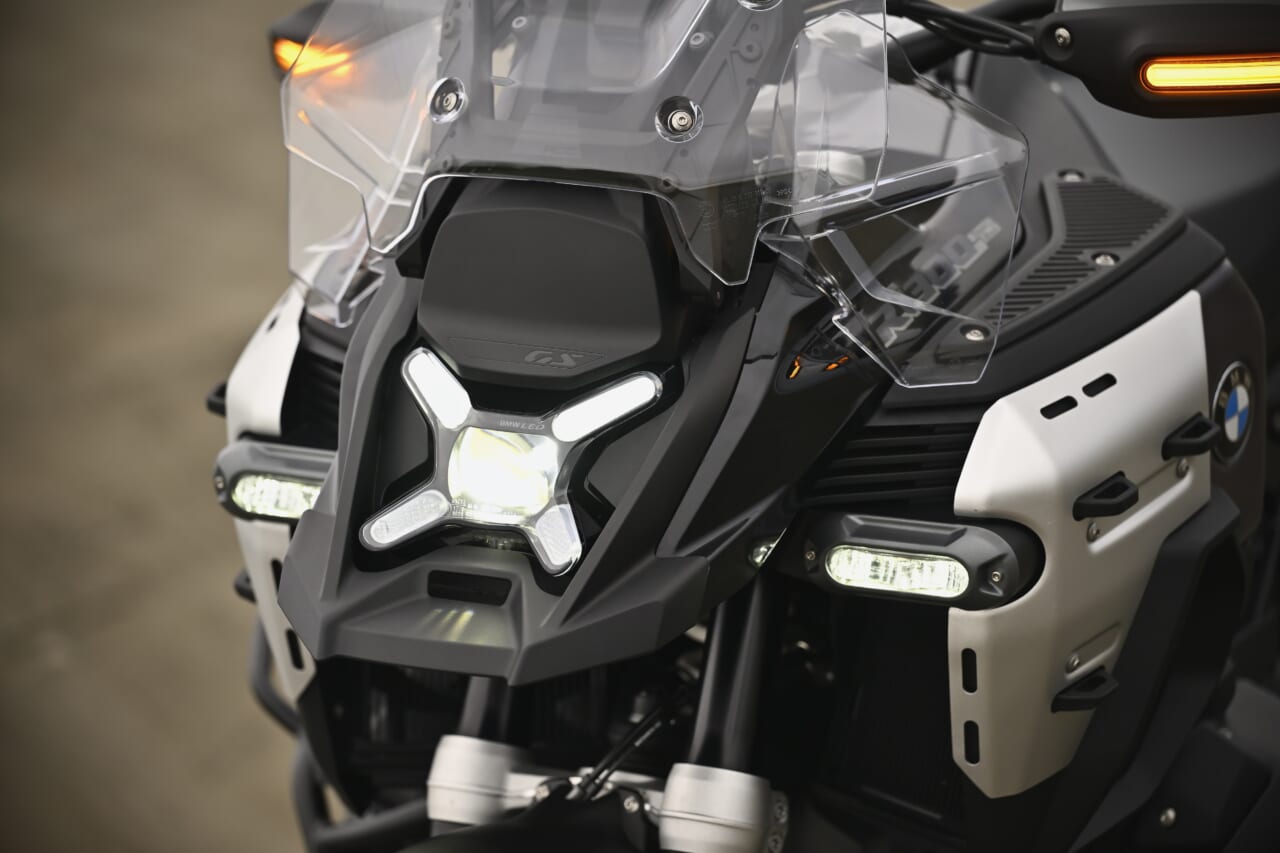 BMW R1300 GS Adventure Touring ASA|【オートマ仕様のASA&レーダー装備がロングツーリングの概念を一変させる!】BMW R1300 GS Adventure Touring ASA試乗レポート