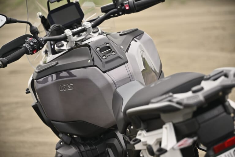 BMW R1300 GS Adventure Touring ASA|【オートマ仕様のASA&レーダー装備がロングツーリングの概念を一変させる!】BMW R1300 GS Adventure Touring ASA試乗レポート
