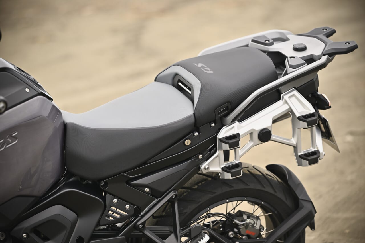 BMW R1300 GS Adventure Touring ASA|【オートマ仕様のASA&レーダー装備がロングツーリングの概念を一変させる!】BMW R1300 GS Adventure Touring ASA試乗レポート