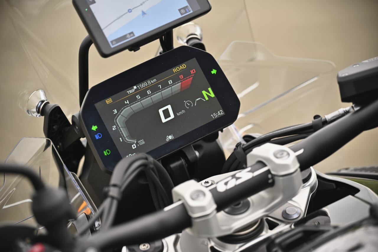 BMW R1300 GS Adventure Touring ASA｜【オートマ仕様のASA&レーダー装備がロングツーリングの概念を一変させる!】BMW R1300 GS Adventure Touring ASA試乗レポート