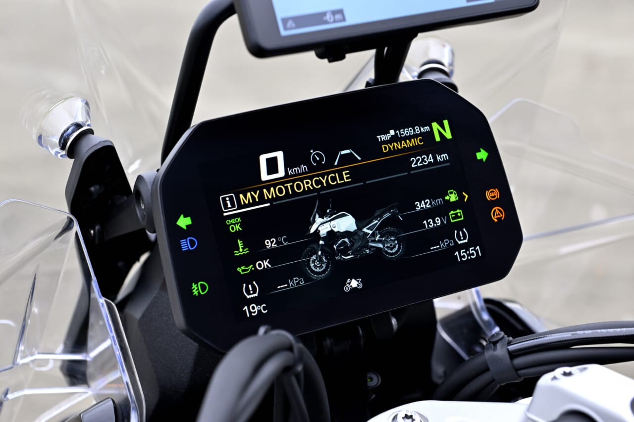 BMW R1300 GS Adventure Touring ASA|【オートマ仕様のASA&レーダー装備がロングツーリングの概念を一変させる!】BMW R1300 GS Adventure Touring ASA試乗レポート