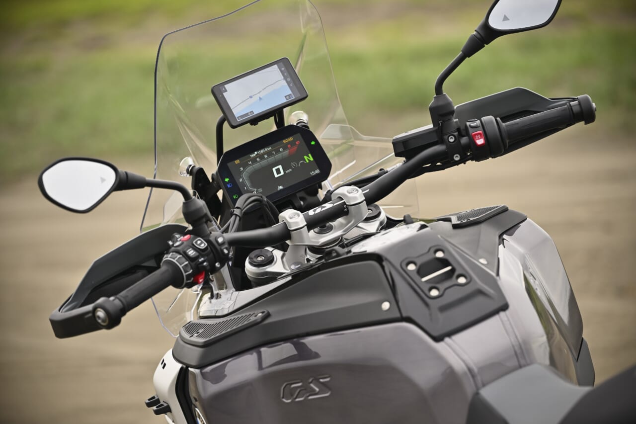 BMW R1300 GS Adventure Touring ASA|【オートマ仕様のASA&レーダー装備がロングツーリングの概念を一変させる!】BMW R1300 GS Adventure Touring ASA試乗レポート
