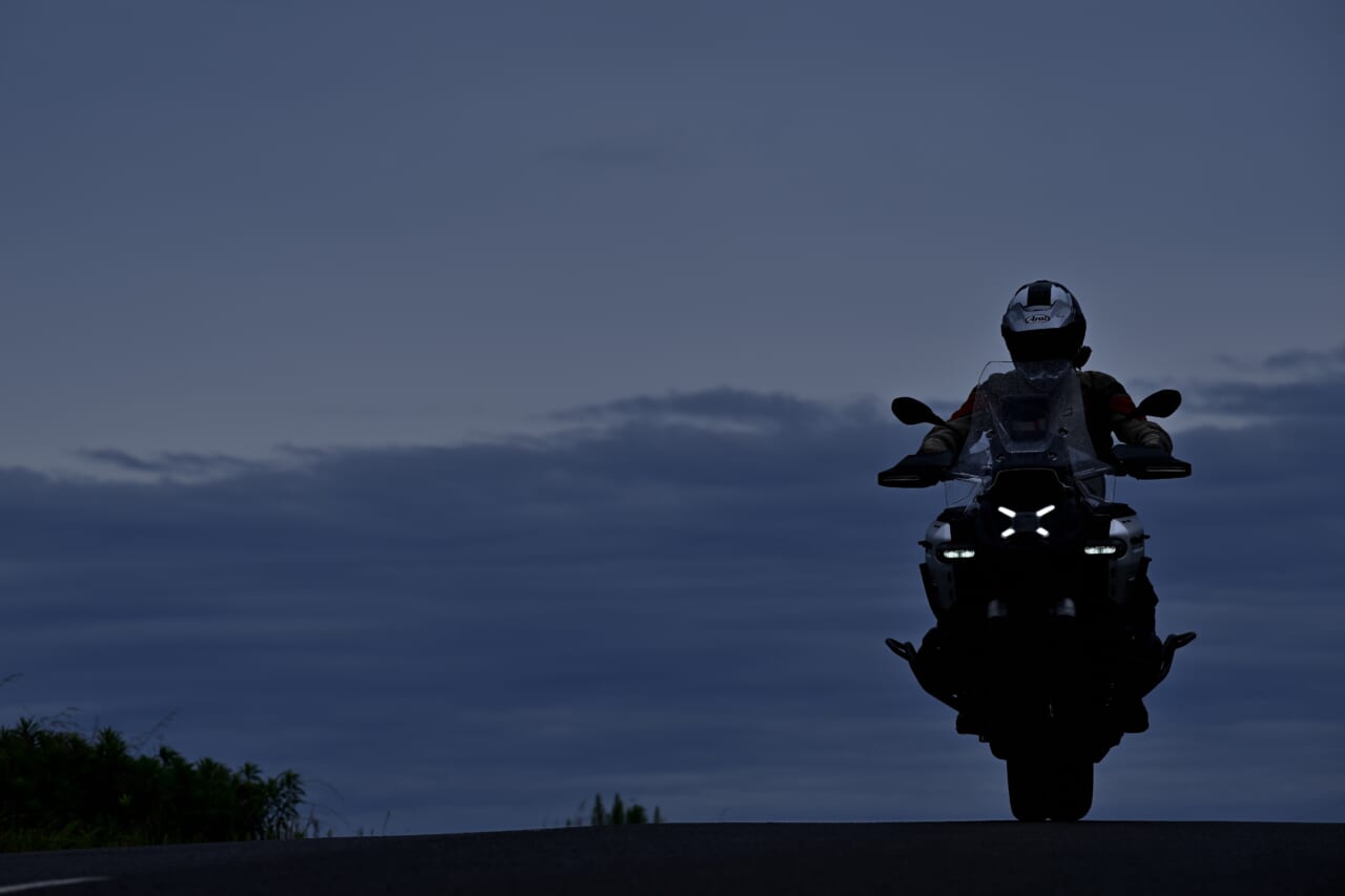 BMW R1300 GS Adventure Touring ASA|【オートマ仕様のASA&レーダー装備がロングツーリングの概念を一変させる!】BMW R1300 GS Adventure Touring ASA試乗レポート