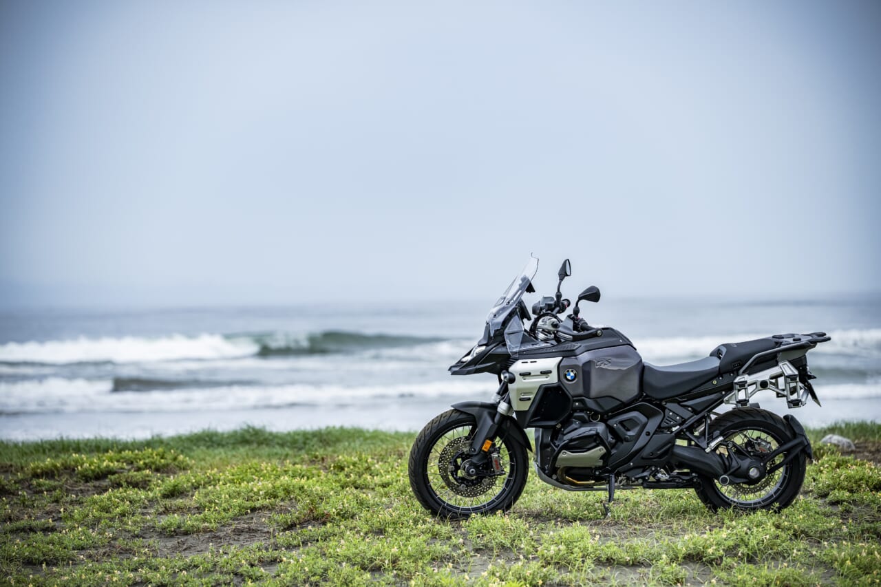 BMW R1300 GS Adventure Touring ASA|【オートマ仕様のASA&レーダー装備がロングツーリングの概念を一変させる!】BMW R1300 GS Adventure Touring ASA試乗レポート