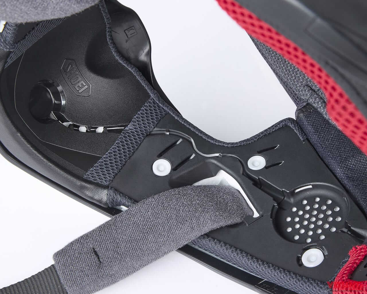 SHOEI Z-9 マイクスペース|【ついに出た】SHOEI「Z-9」が9月発売!インカム対応&風通し2倍弱で、大人気「Z-8」からどう変わった?