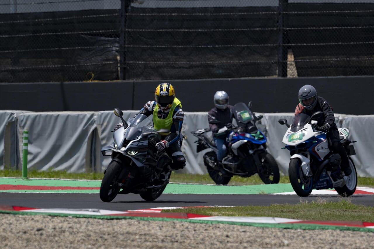 サーキットエクスペリエンス｜BMW｜鈴鹿サーキット｜S1000RR｜鈴鹿サーキットを舞台に開催される大人気走行会、ミツオカサーキットエクスペリエンス