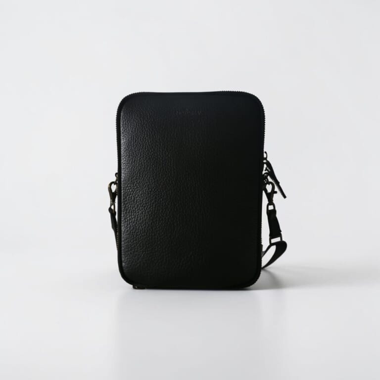 荷物の移し替えから解放されるシームレス設計。型崩れしない芯材入り構造で、バイクの美観を損なわないMOTOREAL製タンクバッグが登場｜荷物の移し替えから解放されるシームレス設計。型崩れしない芯材入り構造で、バイクの美観を損なわないMOTOREAL製タンクバッグが登場