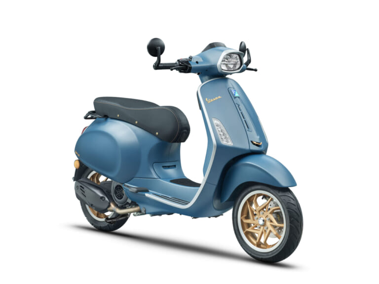 Vespa Sprint 180 Officina 8｜排気量アップで走りも燃費も進化! 伝統のスタイルに180ccの余裕を持つベスパ新型「プリマベーラ＆スプリント」が登場【高速走行可能】