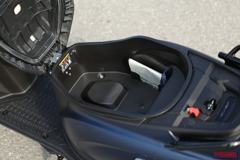 SUZUKI ADDRESS 125|「え、これがあのアドレス!?」V100やV125を知る人が現行モデルに乗ると、あまりの激変ぶりに驚く理由【全日本レーサー・岡崎静夏がガチ試乗】
