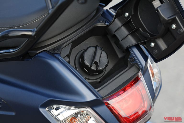 SUZUKI ADDRESS 125｜「え、これがあのアドレス！？」V100やV125を知る人が現行モデルに乗ると、あまりの激変ぶりに驚く理由【全日本レーサー・岡崎静夏がガチ試乗】