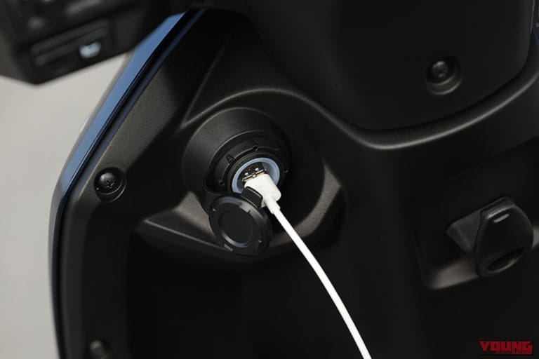 SUZUKI ADDRESS 125|「え、これがあのアドレス!?」V100やV125を知る人が現行モデルに乗ると、あまりの激変ぶりに驚く理由【全日本レーサー・岡崎静夏がガチ試乗】