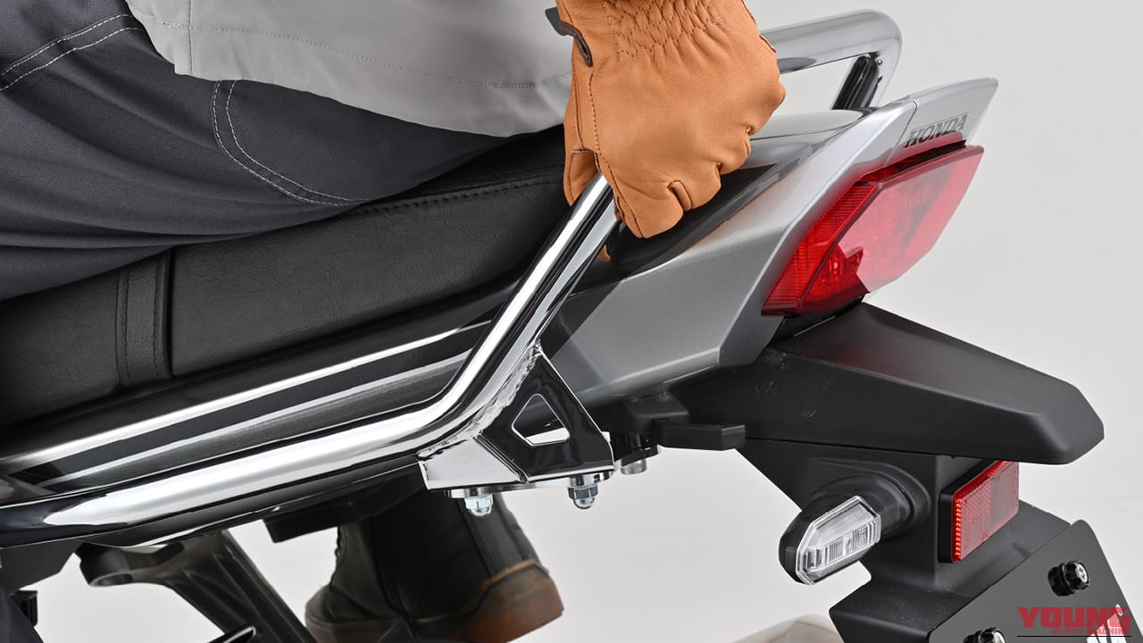 車庫入れの苦労を軽減し、タンデムの安心感を高める22.2mm径スチール製CB1000F専用グラブバーがデイトナから発売