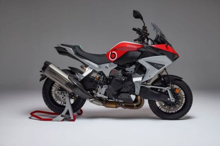 bimota TESI H2 TERA｜フロントフォークなし・究極のハブステア×200馬力! アドベンチャーの常識を激変させる、スーパーチャージャー搭載のビモータ新型「TESI H2 TERA」が日本上陸