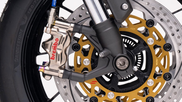Z900RSやCB1000Fに適合し、ブレンボキャリパーとの相性も抜群。プロト×サンスターの美しいゴールドブレーキディスクが登場