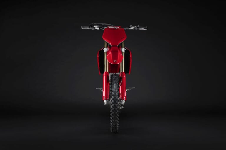 Ducati Desmo250 MX｜レブリミット1万5000回転の咆哮! ドゥカティが放つ103kgの軽量ウェポン。ガチ・モトクロッサー「Desmo250 MX」が登場