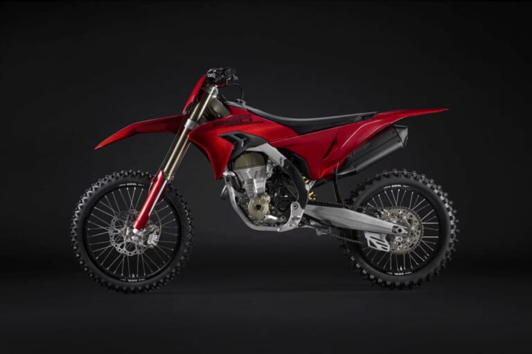 Ducati Desmo250 MX｜レブリミット1万5000回転の咆哮! ドゥカティが放つ103kgの軽量ウェポン。ガチ・モトクロッサー「Desmo250 MX」が登場