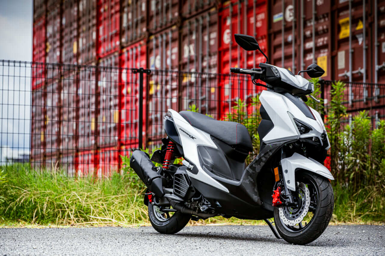 シグナスX｜【コーナリングが別次元に良くなった！】ヤマハ シグナスX2026年モデル試乗レポート