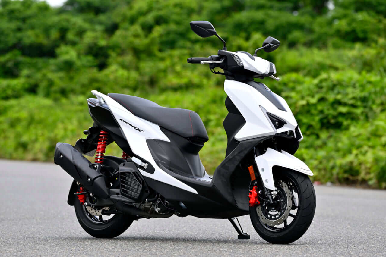 シグナスX｜【コーナリングが別次元に良くなった！】ヤマハ シグナスX2026年モデル試乗レポート