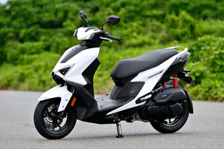 シグナスX|【コーナリングが別次元に良くなった!】ヤマハ シグナスX2026年モデル試乗レポート