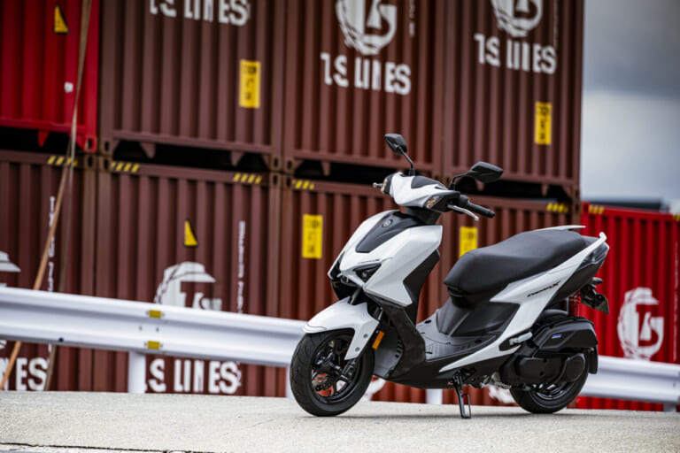 シグナスX|【コーナリングが別次元に良くなった!】ヤマハ シグナスX2026年モデル試乗レポート