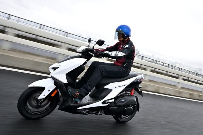 シグナスX|【コーナリングが別次元に良くなった!】ヤマハ シグナスX2026年モデル試乗レポート
