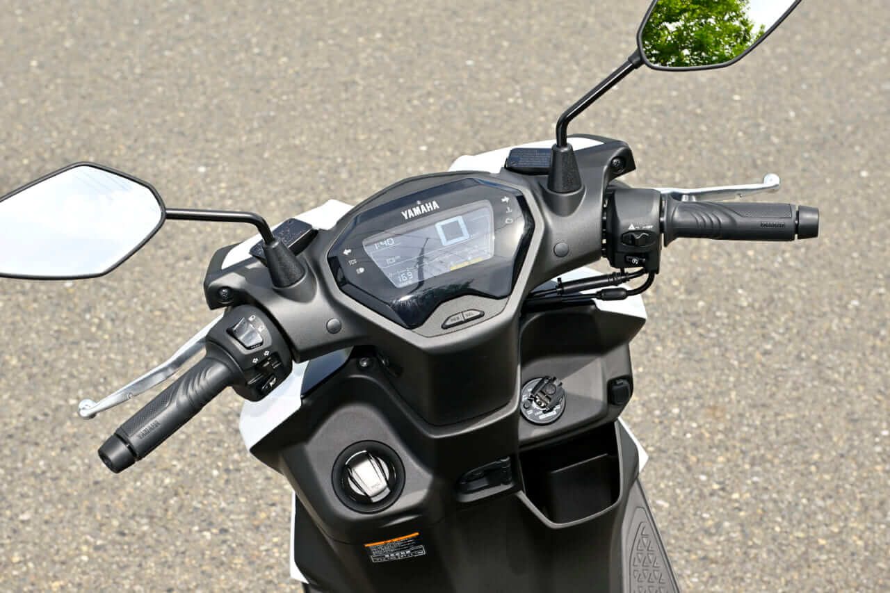 シグナスX|【コーナリングが別次元に良くなった!】ヤマハ シグナスX2026年モデル試乗レポート